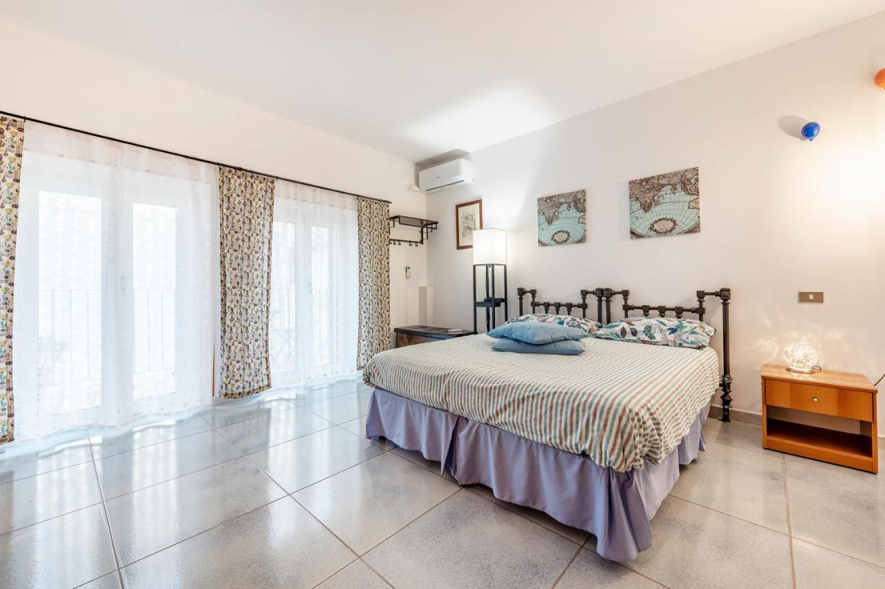 Il Blu Terrace Apartment Bari Esterno foto
